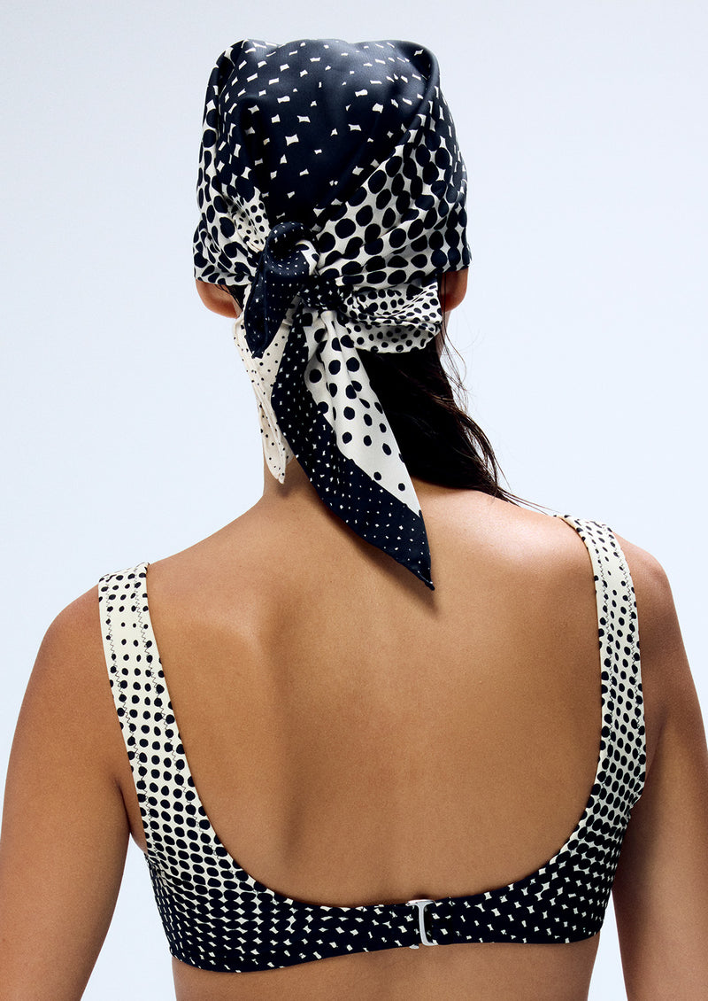 HALFTONE WIGGLE DOT SILK SCARF