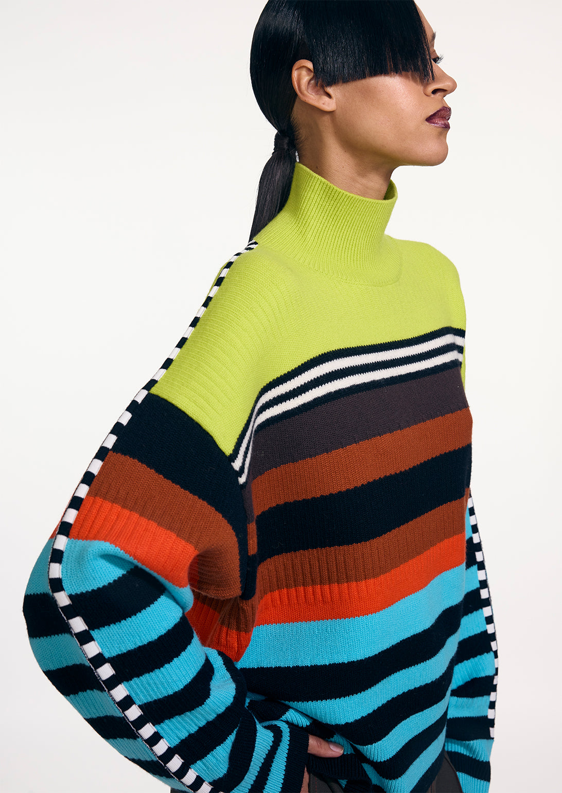 STRIPED BRUSHED OVERSIZED TURTLENECK