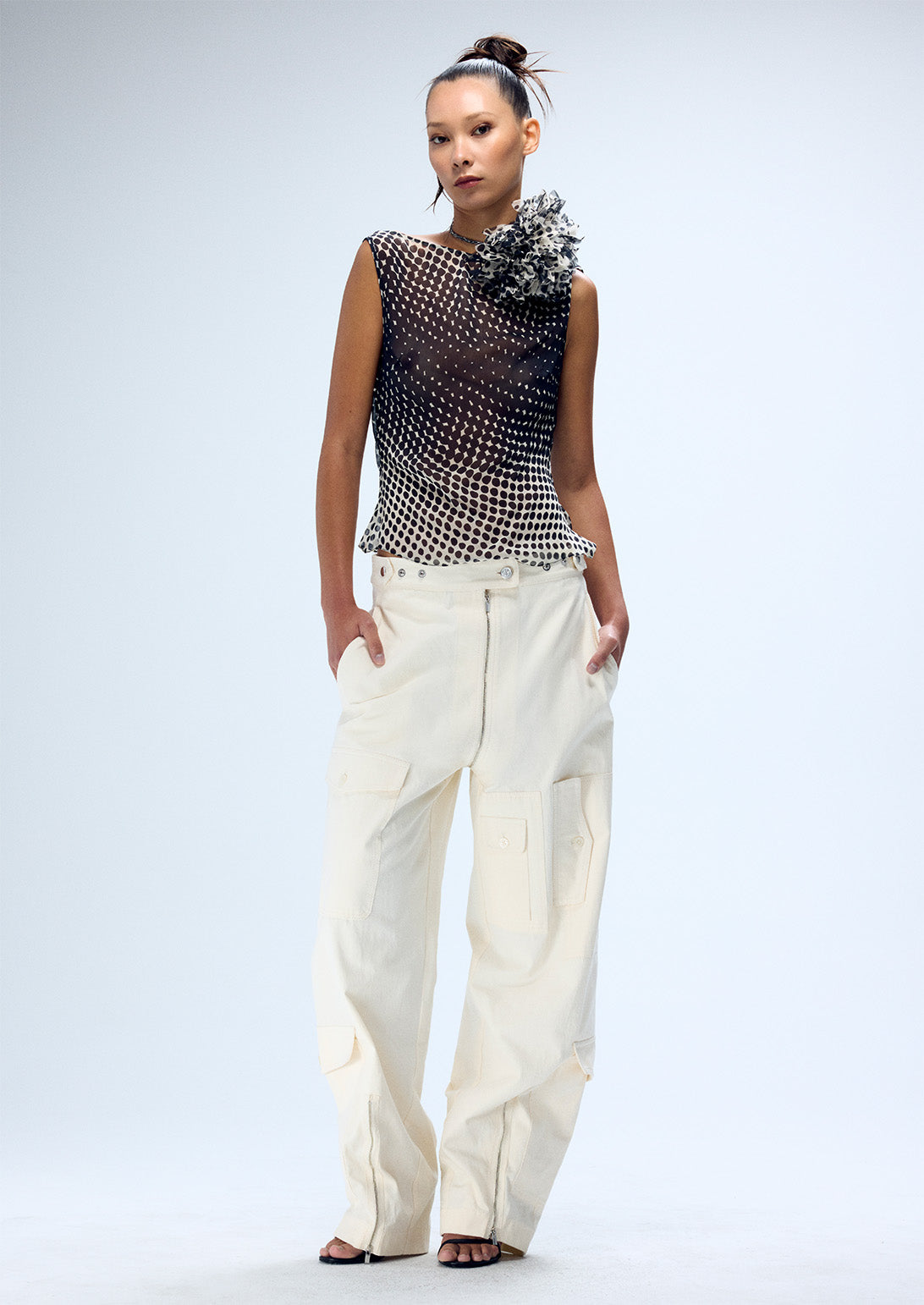 HALFTONE WIGGLE DOT COWL BACK SHELL