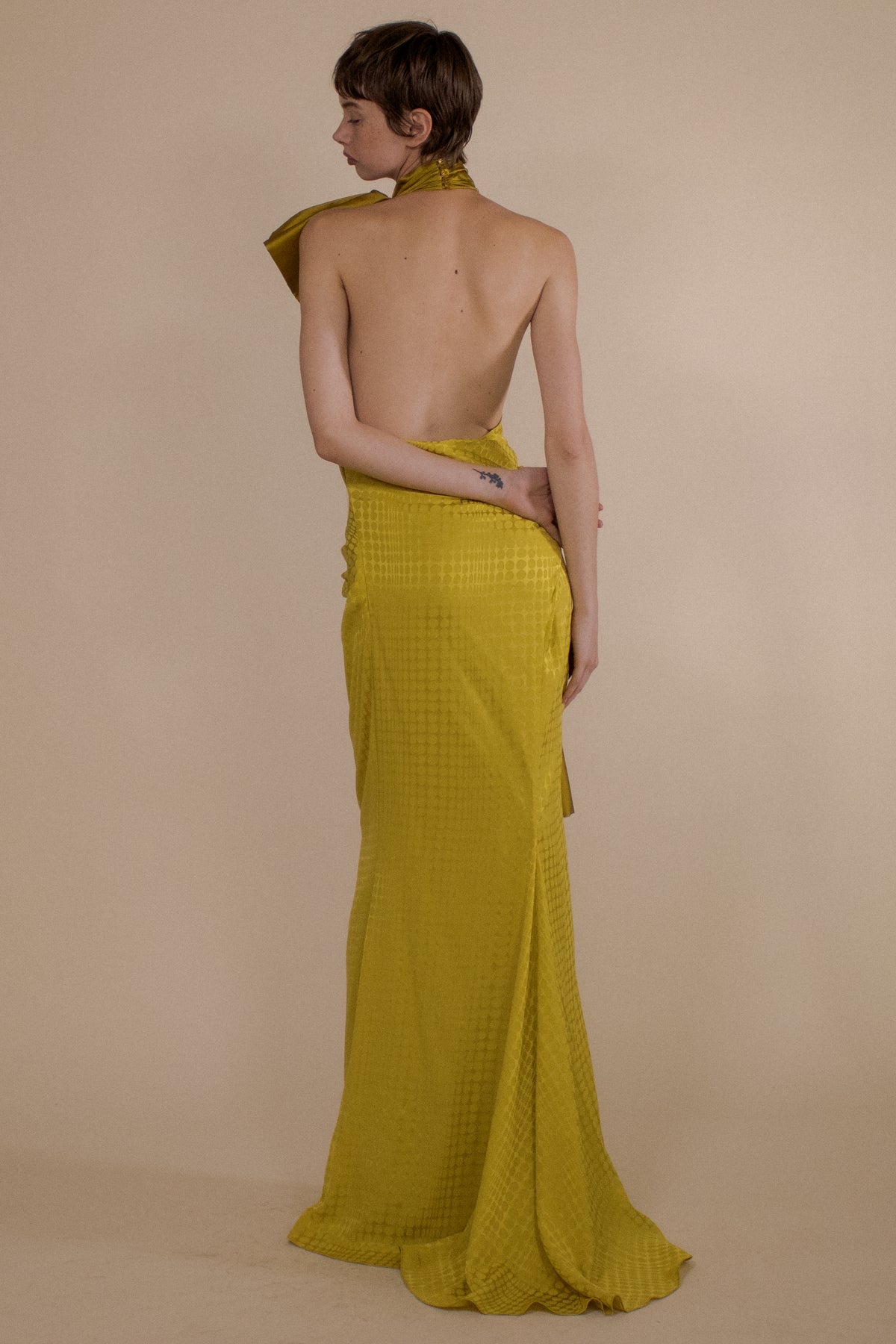 WIGGLE DOT JACQUARD DOUBLE BOW GOWN (PRE-ORDER)