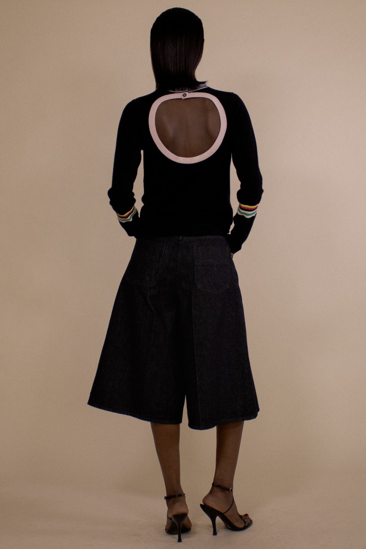 TRIM HOLEPUNCH SWEATER (PRE-ORDER)