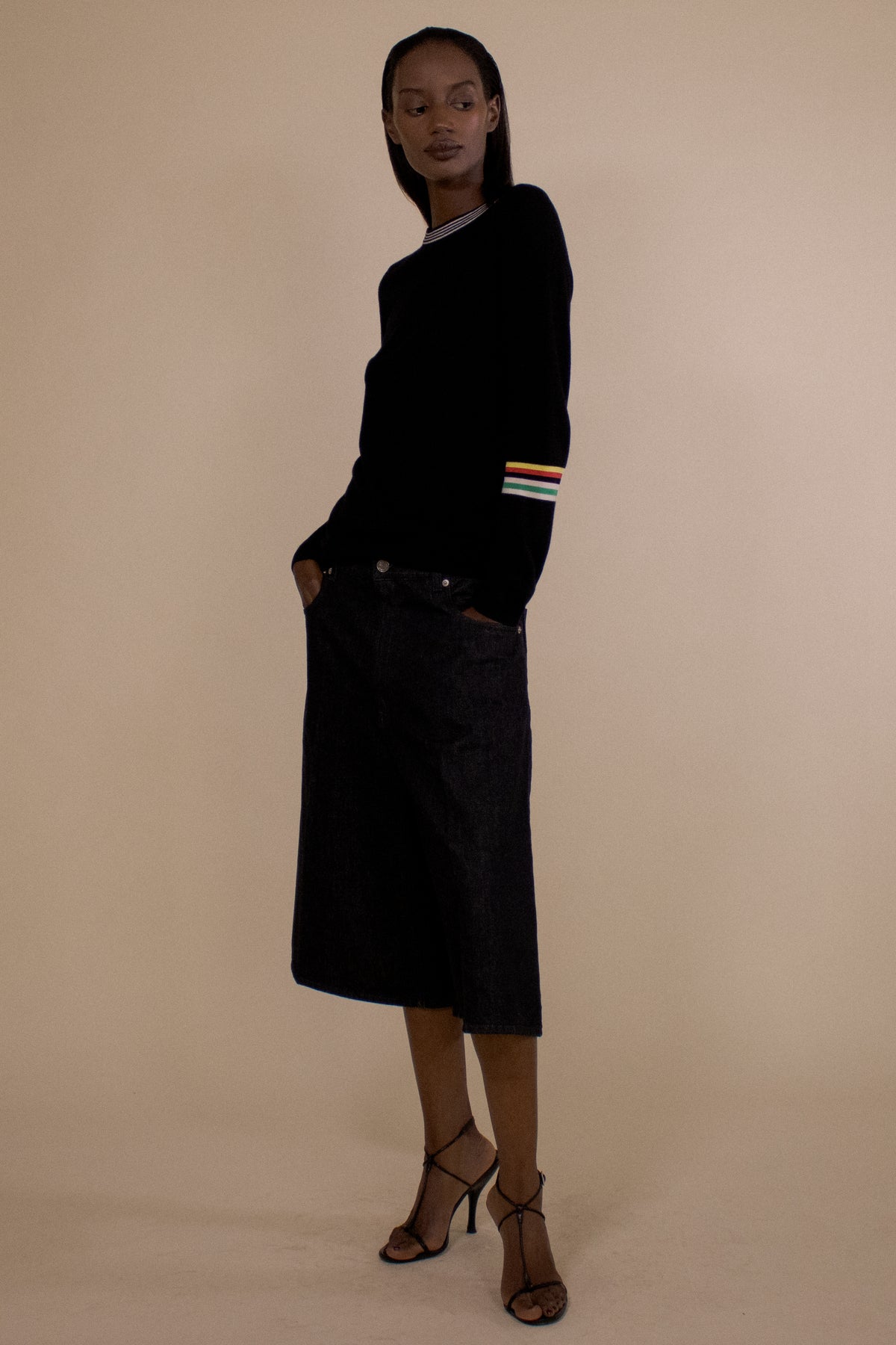 TRIM HOLEPUNCH SWEATER (PRE-ORDER)